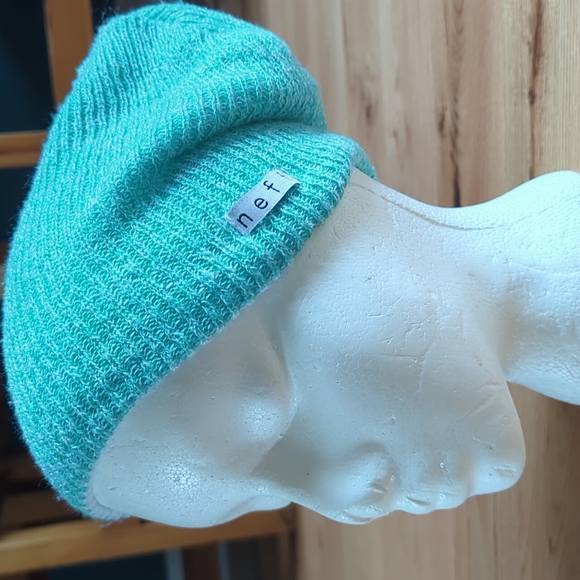 Neff. Mint colour. Toque - Picture 2 of 7